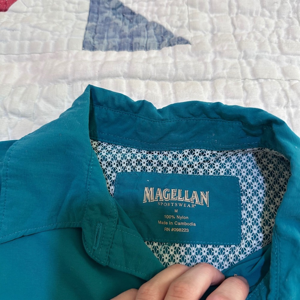 Magellan Fishing Shirt Teal Blue Long Sleeve Button Down Utility Top Medium - Picture 2 of 3
